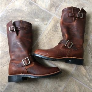 Chippewa boots size 6
